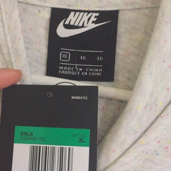 Nike girls hoodie 🌿❤️ - Picture 6 of 10